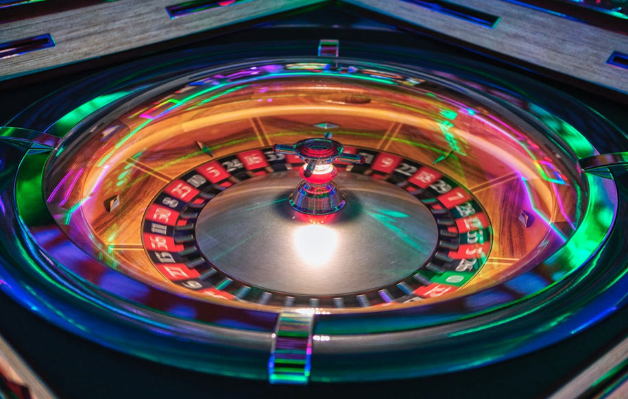 Slots vs Roulette Comparison. What Is a Better Game to Pick?